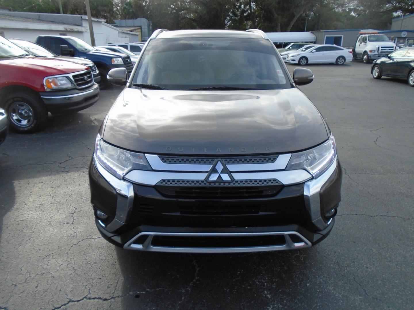 2019 Mitsubishi Outlander (JA4AD3A33KZ) , located at 6112 N Florida Avenue, Tampa, FL, 33604, (888) 521-5131, 27.954929, -82.459534 - Photo#1